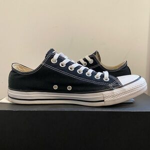 Converse Chuck Taylor All Star Classic Canvas Low Top mens size 8.5 used, no box